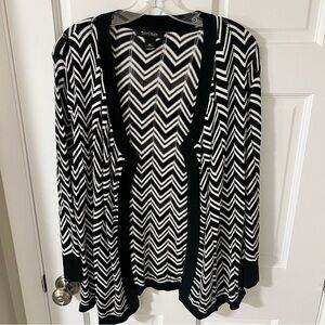 White House Black Market Black/ White Chevron open cardigan 3/4 sleeve XL